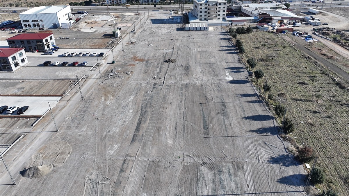 Kahramanmaraş merkezli 6 Şubat depremlerinden etkilenen Gaziantep'in İslahiye ilçesinde kalıcı...