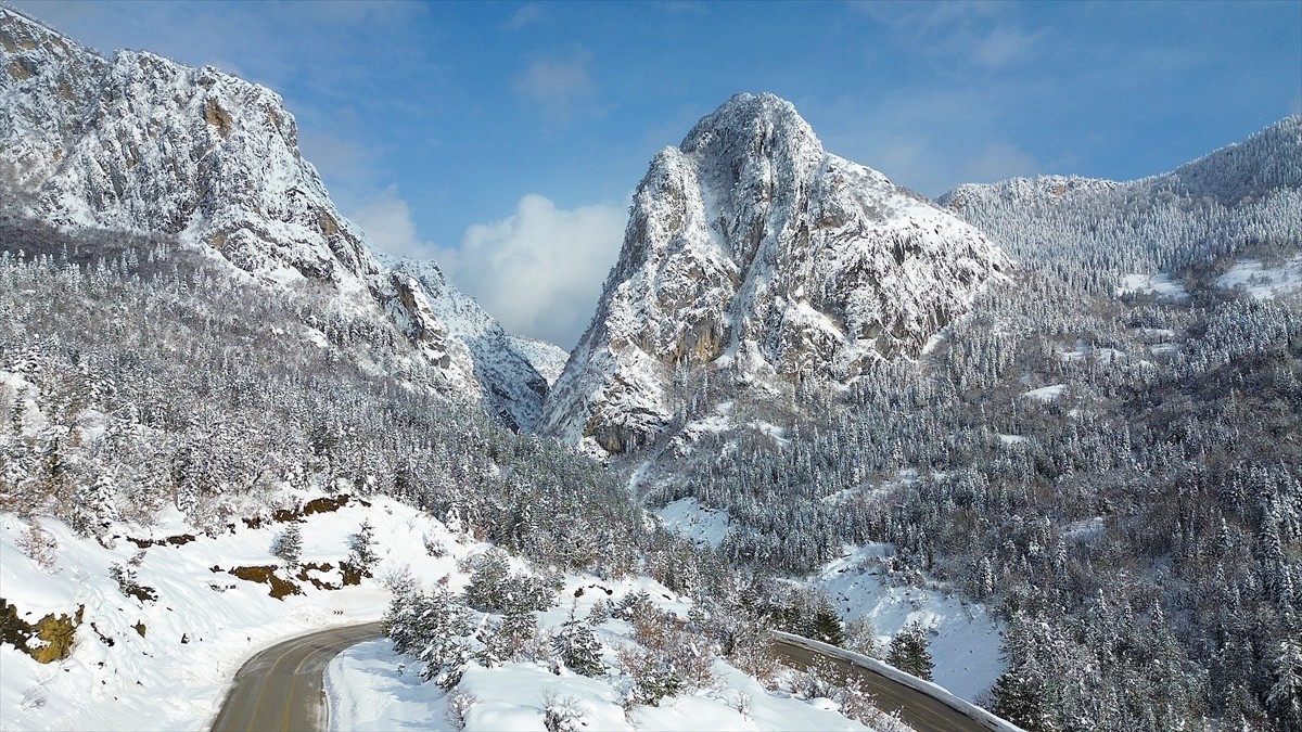 Kastamonu'da ormanlarındaki zengin bitki örtüsü, florası ve kanyonlarıyla ilgi çeken Küre Dağları...