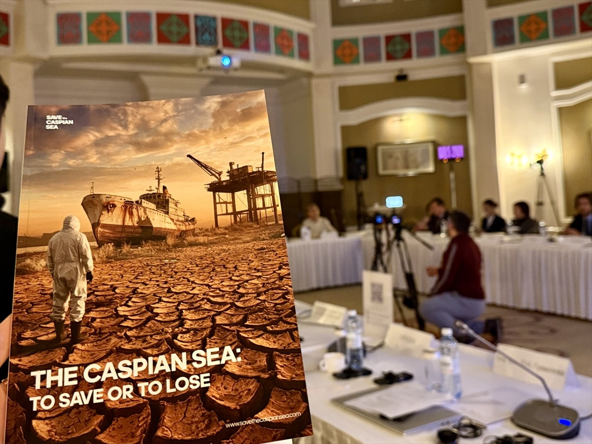 Kazakistan'da Hazar Denizi'nin çekilmesine ve ekolojik durumuna dikkati çekmek amacıyla "Save The...