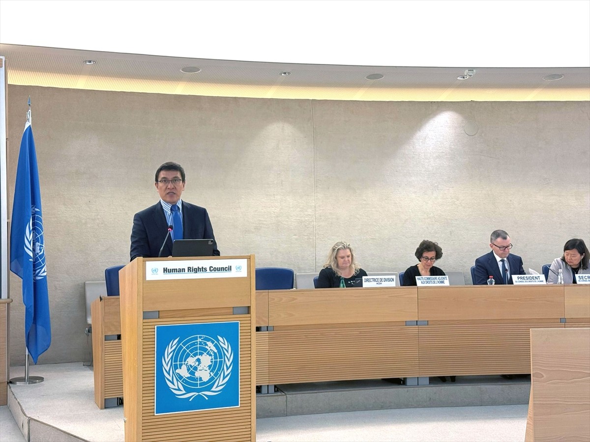 Kırgızistan Bakanlar Kurulu Başkan Yardımcısı Edil Baysalov, İsviçre'nin Cenevre kentinde...