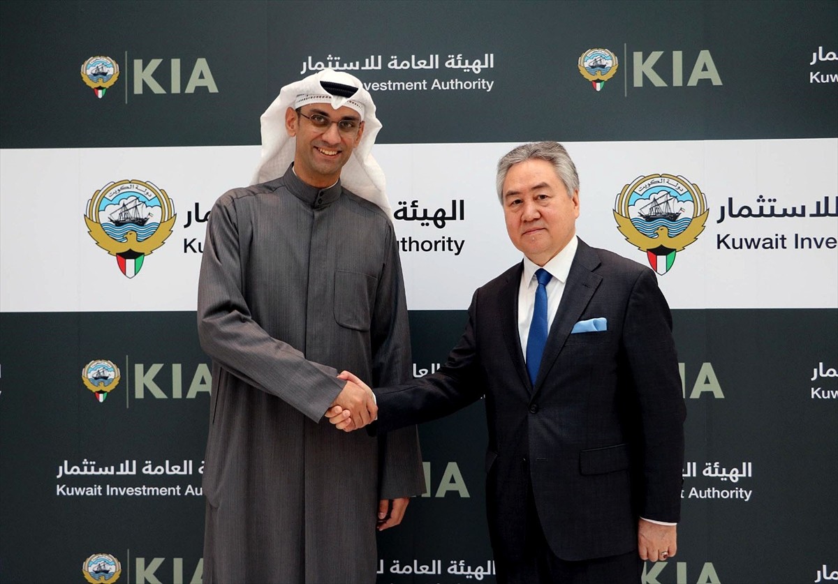 Kırgızistan Dışişleri Bakanı Ceenbek Kulubayev (sol 2), ülkesinde birçok yatırım fırsatı...