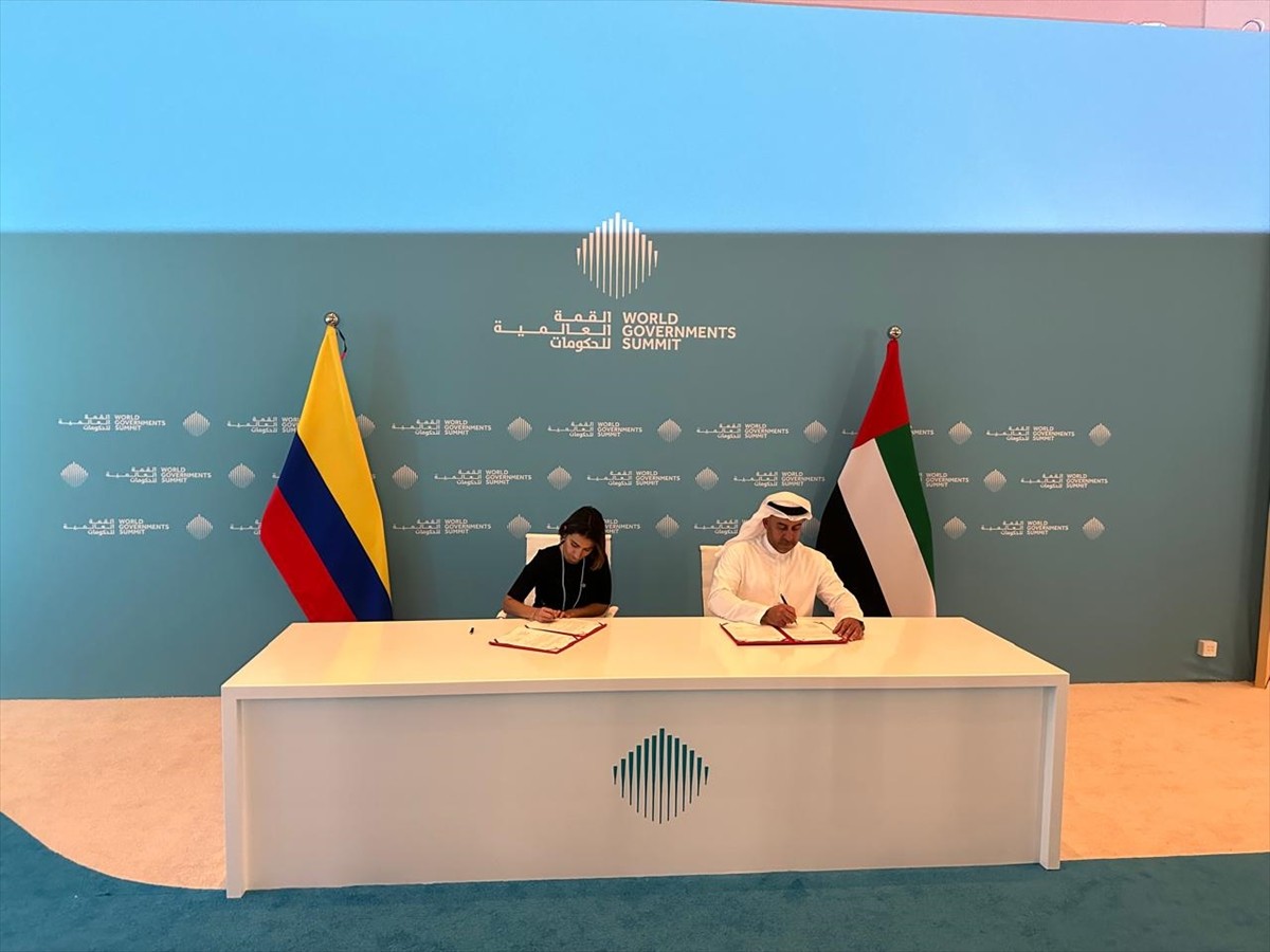 Kolombiya Dışişleri Bakanı Laura Sarabia (solda), 2025 Dünya Hükümetler Zirvesi (WGS 2025)...