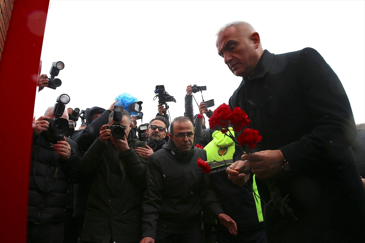 Kültür ve Turizm Bakanı Mehmet Nuri Ersoy, 6 Şubat 2023'teki Kahramanmaraş merkezli depremlerden...