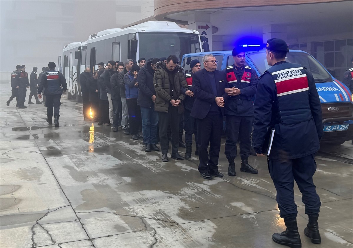 Manisa merkezli 10 ilde düzenlenen nitelikli dolandırıcılık ve suçtan kaynaklanan gelirin...