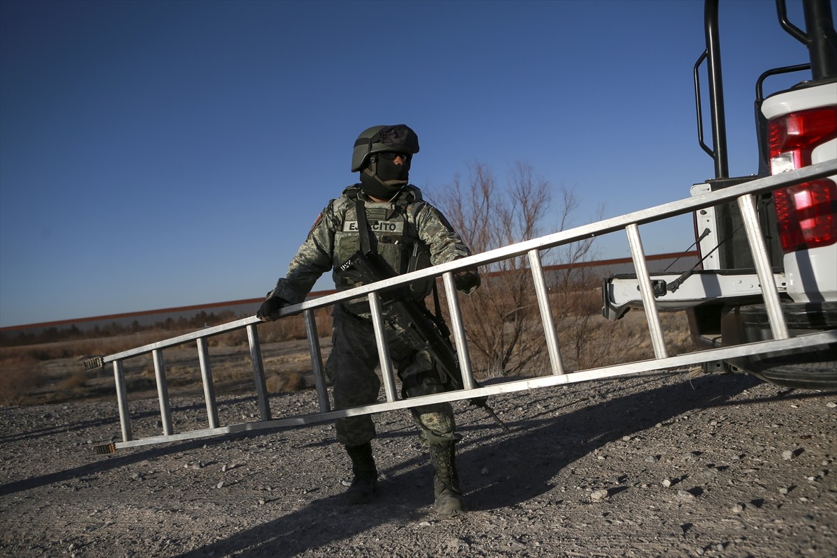 Meksika'nın, sınır güvenliğinin artırılması karşılığında ABD'nin bu ülkeye getirilen gümrük...