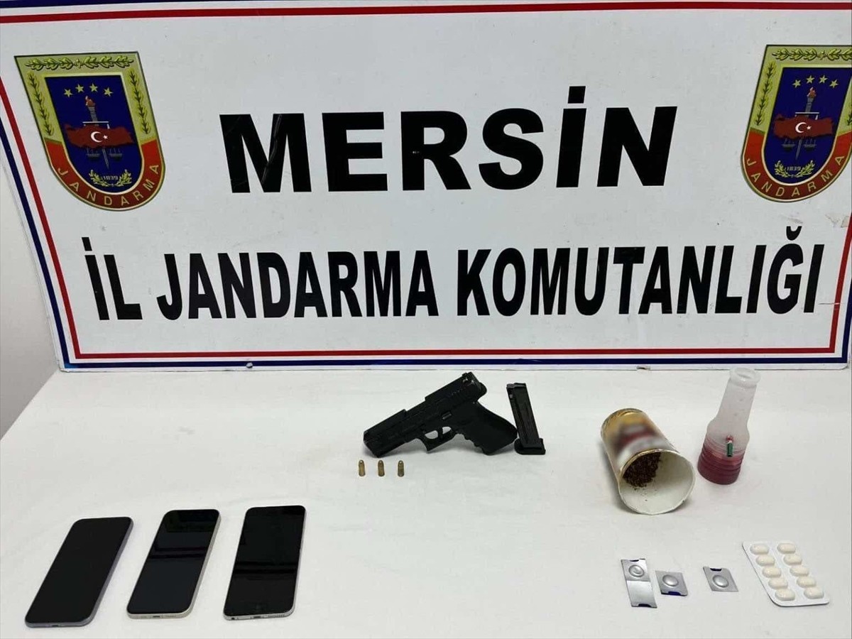 Mersin'de düzenlenen uyuşturucu operasyonunda 7 zanlı gözaltına alındı. Adreslerde 225 gram...