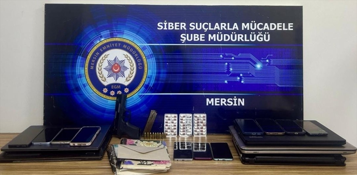 Mersin'de nitelikli dolandırıcılık ve yasa dışı bahis iddiasıyla gözaltına alınan 10 şüpheliden...