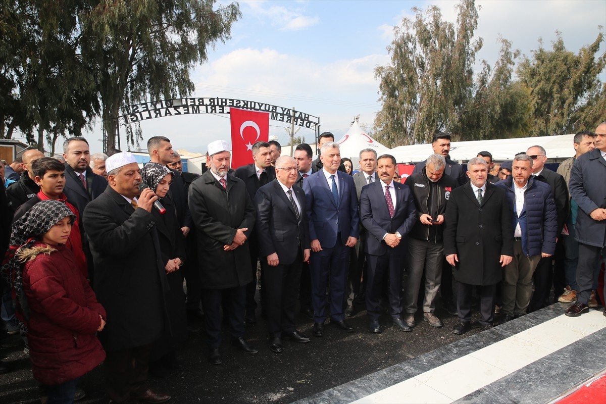 Milli Savunma Bakanı Yaşar Güler, Enerji ve Tabii Kaynaklar Bakanı Alparslan Bayraktar ve Ticaret...