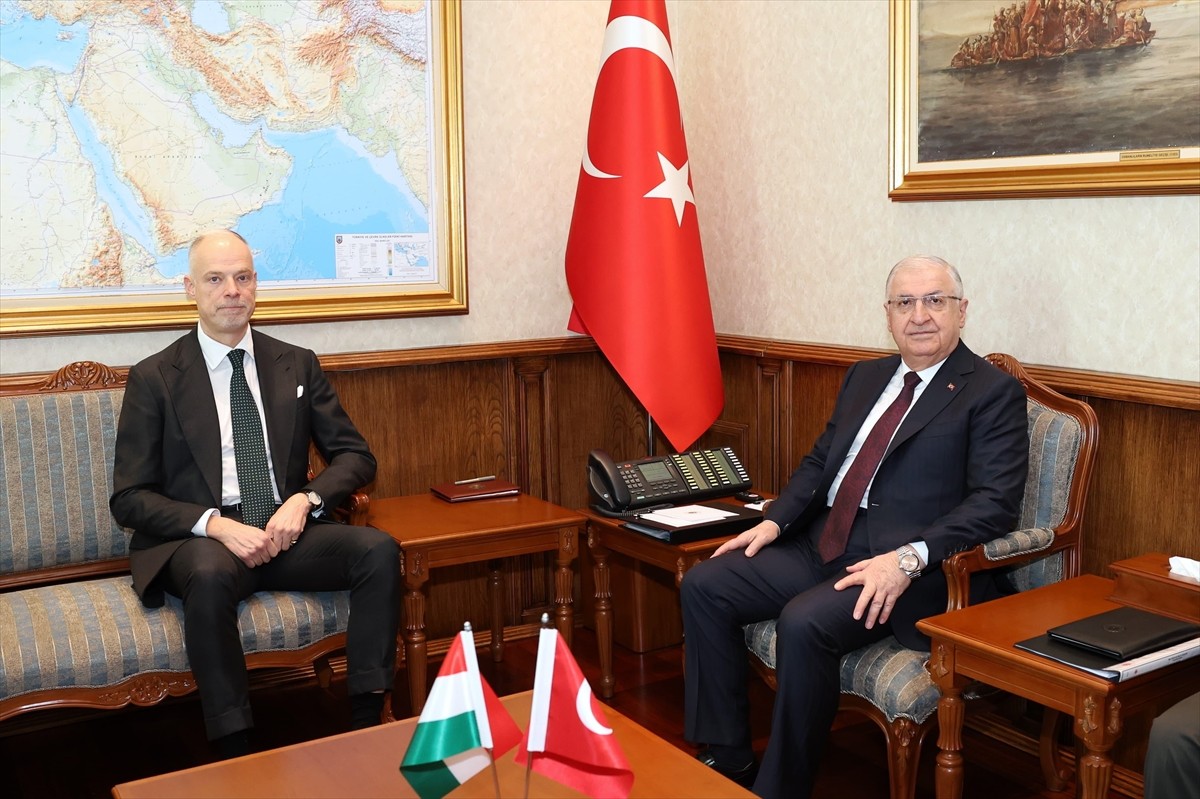Milli Savunma Bakanı Yaşar Güler, Macaristan Savunma Bakanı Kristof Szalay-Bobrovniczky ile...