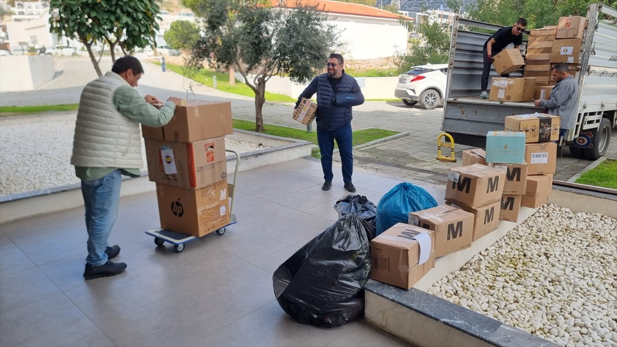 Muğla'nın Bodrum ilçesinden, "asrın felaketi" olarak nitelendirilen Kahramanmaraş merkezli...