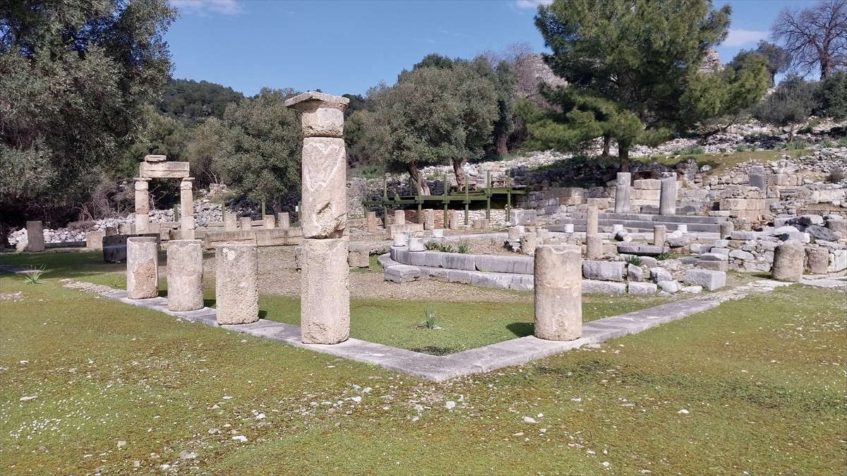 Muğla'nın Köyceğiz ilçesindeki tarihle doğanın iç içe olduğu 3 bin yıllık Kaunos Antik Kenti, kış...