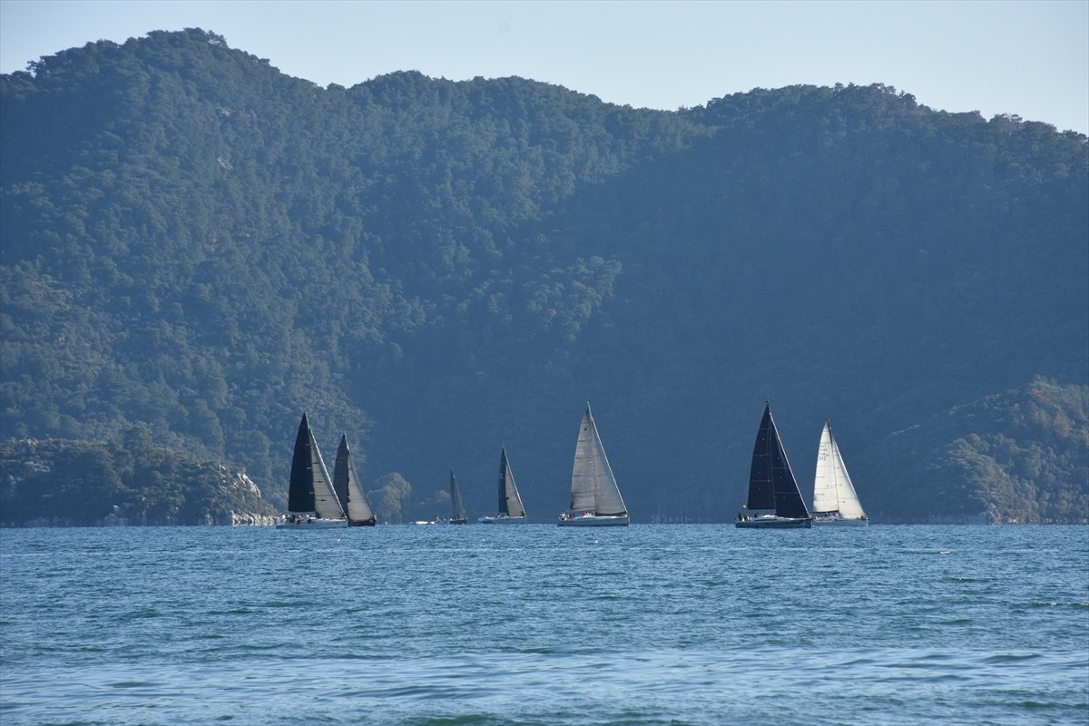Muğla'nın Marmaris ilçesinde 16. kez düzenlenen Marmaris MIYC Kış Trofesi Yat Yarışları'nın 2....