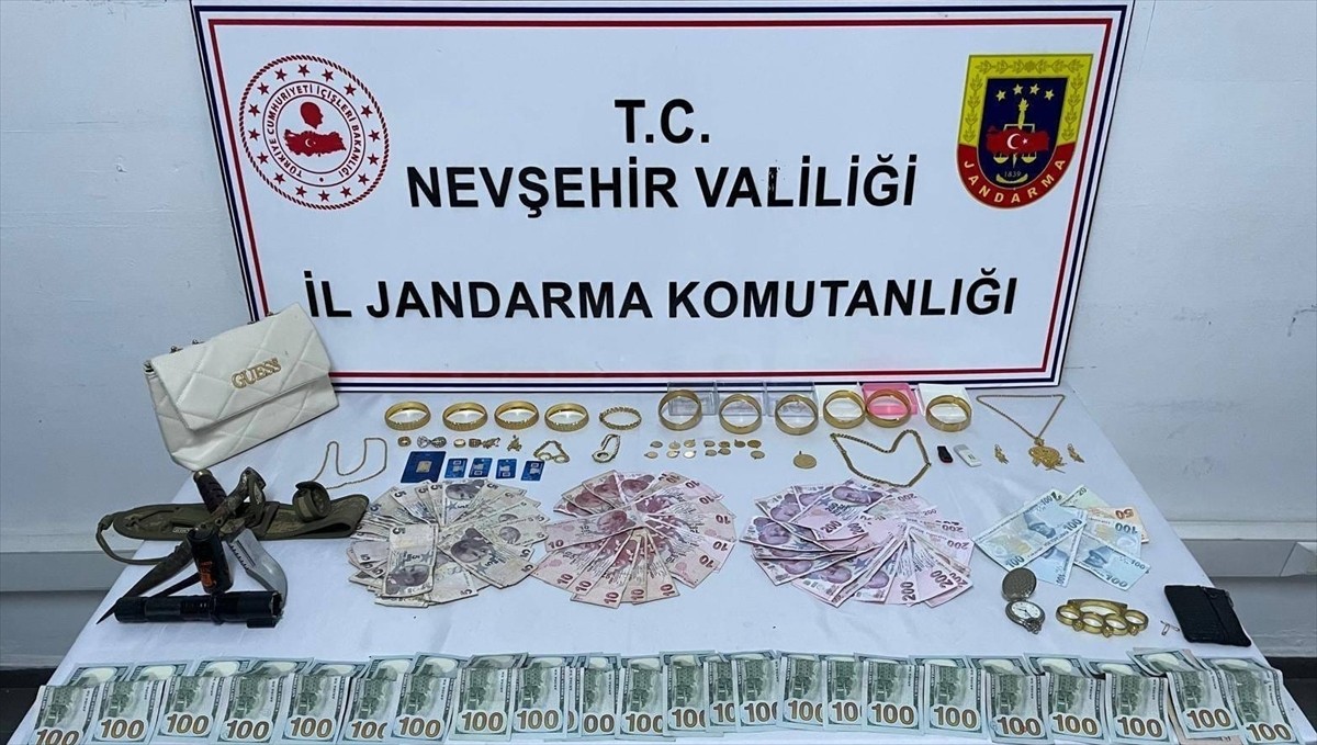 Nevşehir'de çeşitli adreslerdeki hırsızlık olayının ardından Kent Güvenlik Yönetim Sistemi (KGYS)...