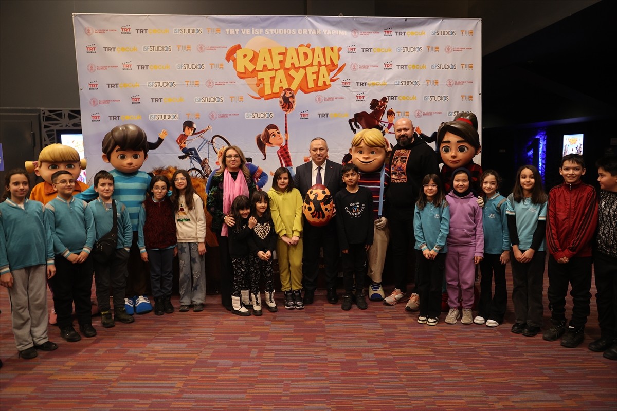 Nevşehir'de, "Rafadan Tayfa: Kapadokya" filminin çocuklar için ücretsiz özel gösterimi yapıldı....