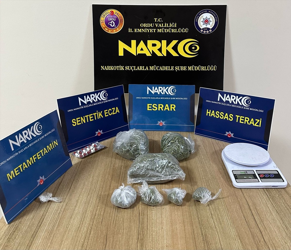 Ordu'da düzenlenen uyuşturucu operasyonunda gözaltına alınan 3 şüpheli tutuklandı. İl Emniyet...