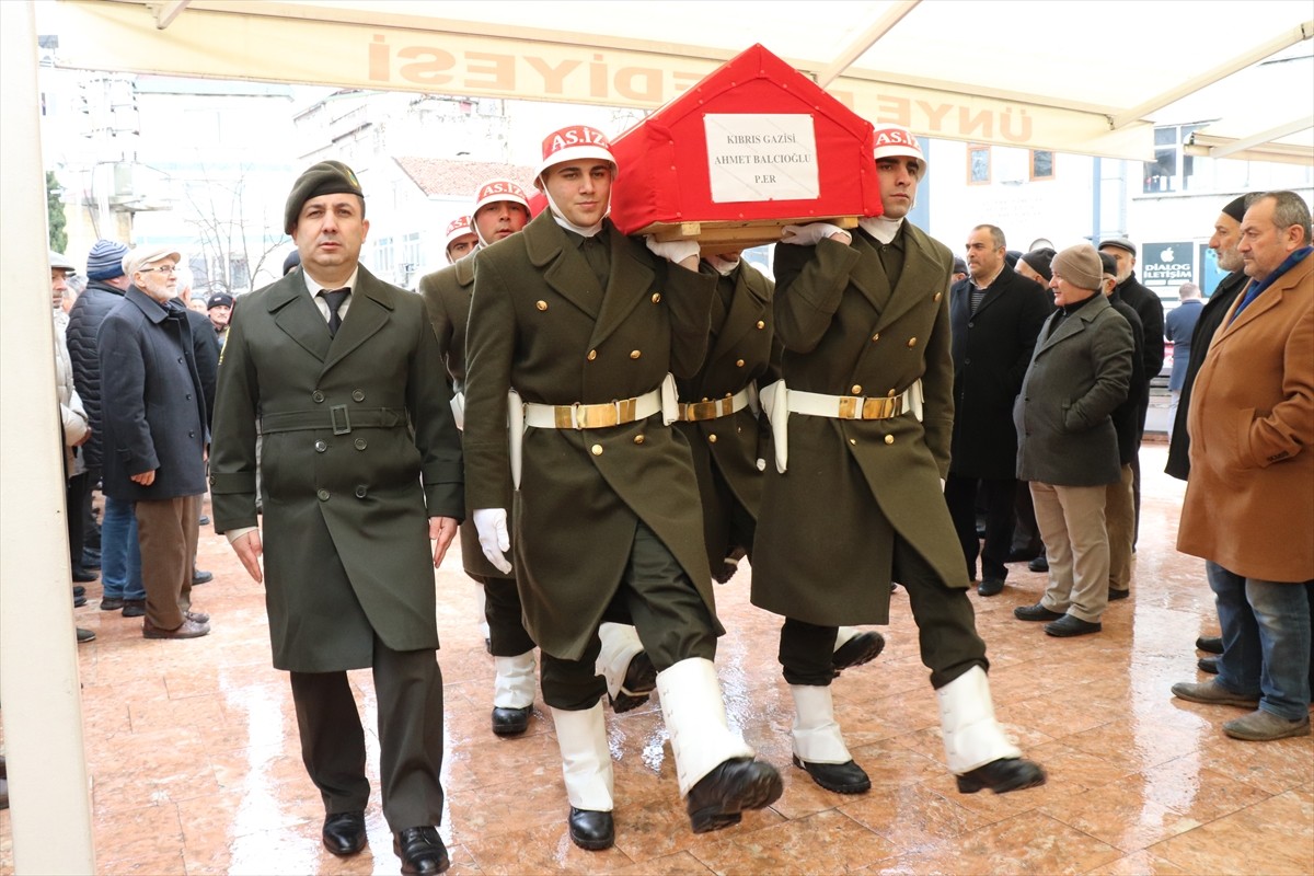 Ordu'da Kıbrıs gazisi Ahmet Balcıoğlu'nun cenazesi toprağa verildi.