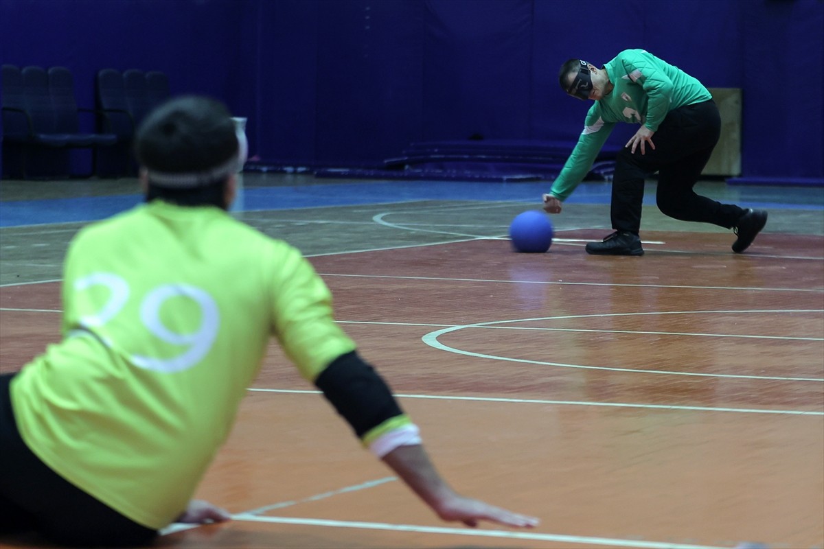 Oynadığı kulüplerde dikkatleri çekip milli takımın da vazgeçilmez oyuncularından biri haline gelen...