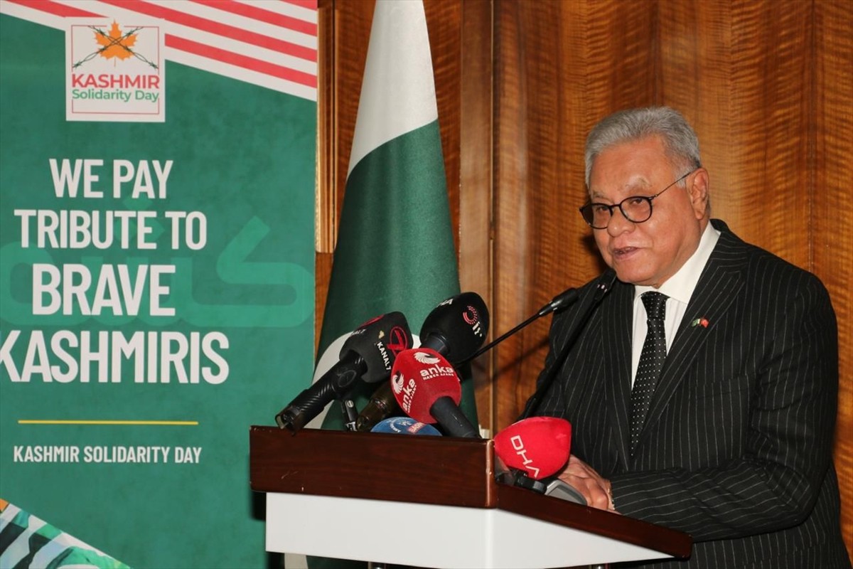 Pakistan'ın Ankara Büyükelçiliğinde "Keşmir Dayanışma Günü" etkinliği düzenlendi. Etkinliğe eski...