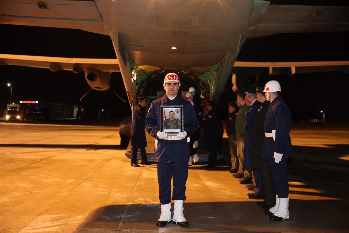 Pençe-Kilit Operasyonu bölgesinde bölücü terör örgütü mensuplarıyla çıkan çatışmada şehit olan...