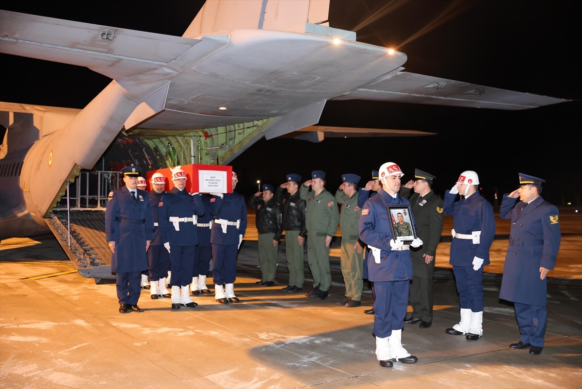 Pençe-Kilit Operasyonu bölgesinde bölücü terör örgütü mensuplarıyla çıkan çatışmada şehit olan...