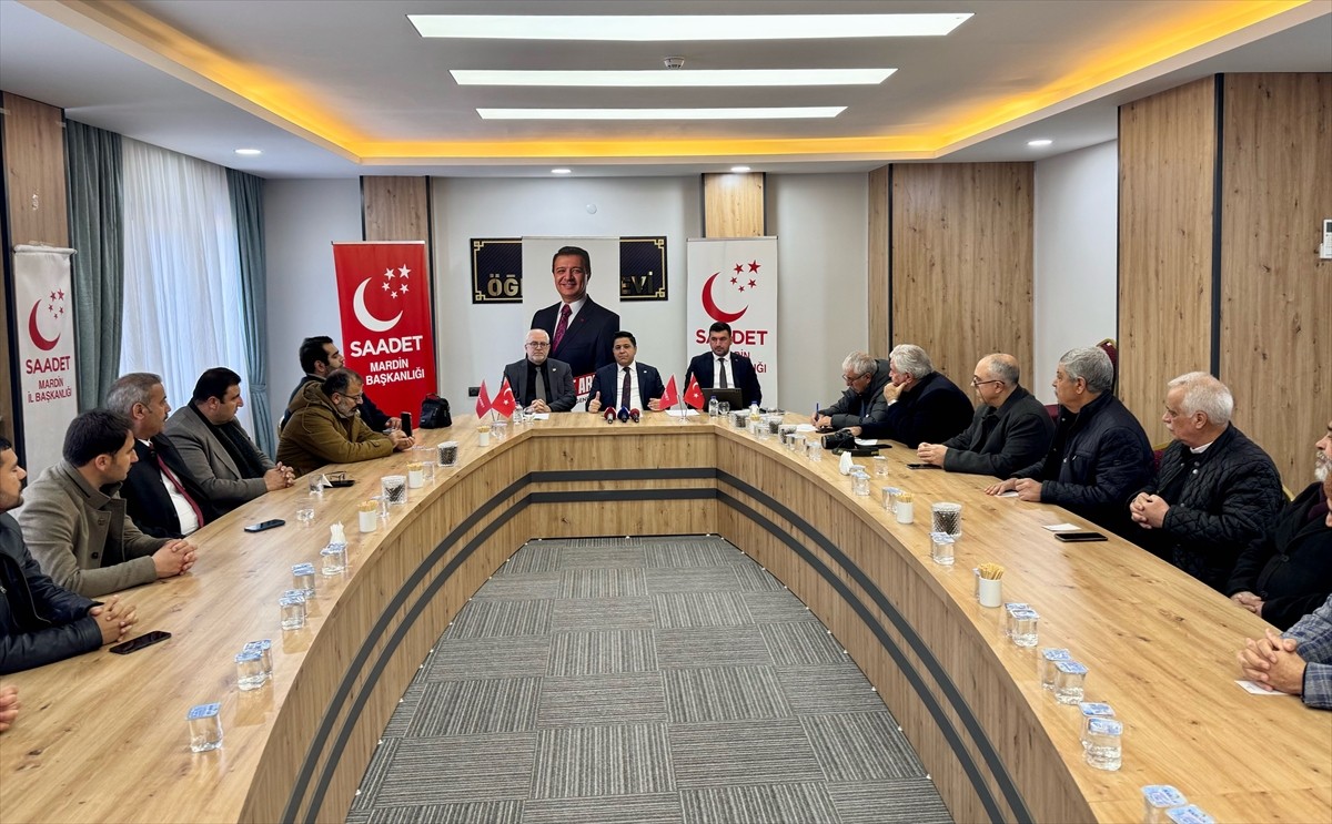 Saadet Partisi Grup Başkanvekili Bülent Kaya, Mardin'de partisince düzenlenen "Sivil Toplum ve...