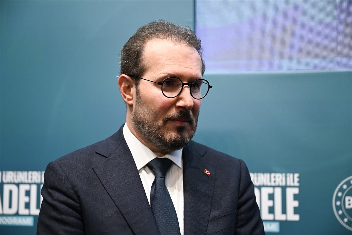 Sağlık Bakan Yardımcısı Şuayıp Birinci, AA muhabirine Bakanlığın tütünle mücadeledeki yeni yol...