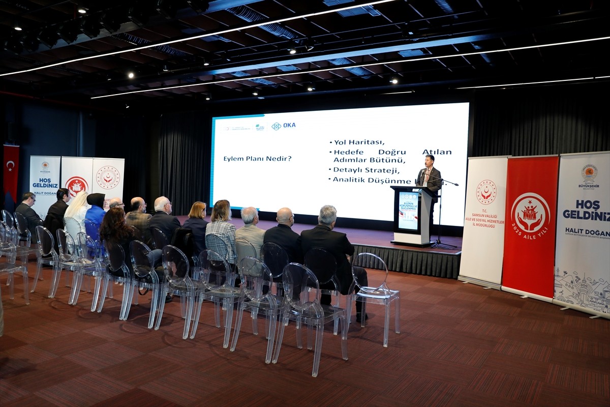 Samsun'da Büyükşehir Belediyesi Şehit Ömer Halisdemir Çok Amaçlı Salonu'nda iki gün sürecek olan...