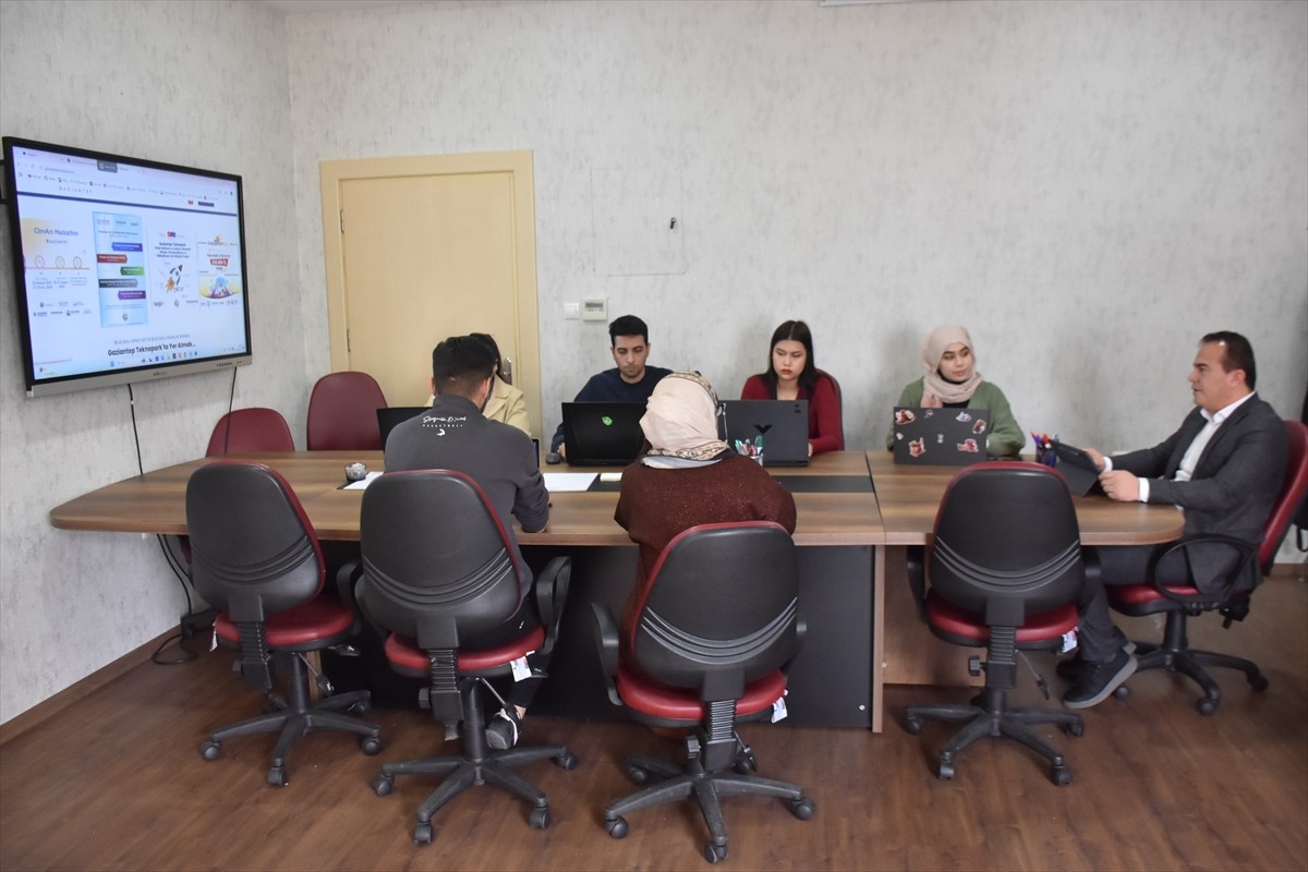 Sanayi ve Teknoloji Bakanlığınca hayata geçirilen "Türkiye Tech Visa Programı" kapsamında 14...