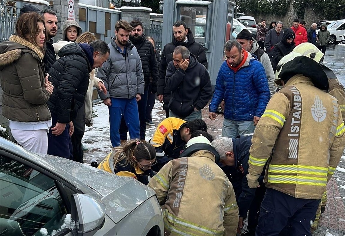 Sarıyer'de otomobilin çarptığı yaya hayatını kaybetti.