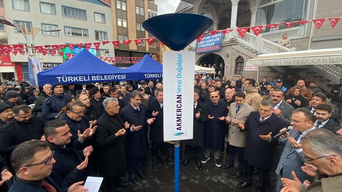 Sinop'un Türkeli ilçesinde altyapı çalışmalarının tamamlanmasının ardından bazı konutlara ilk...