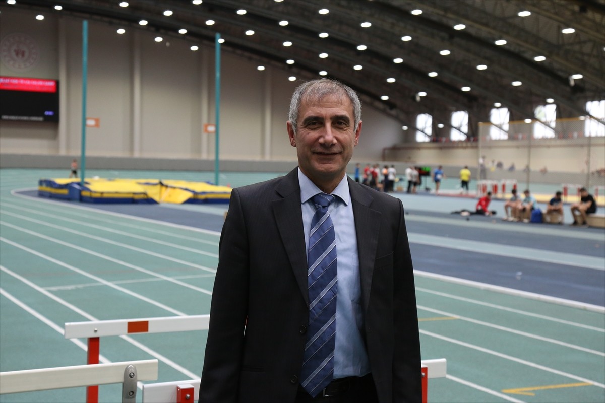 Sırbistan'da düzenlenecek Balkan Salon Atletizm Şampiyonası'na katılacak milli sporcular belli...