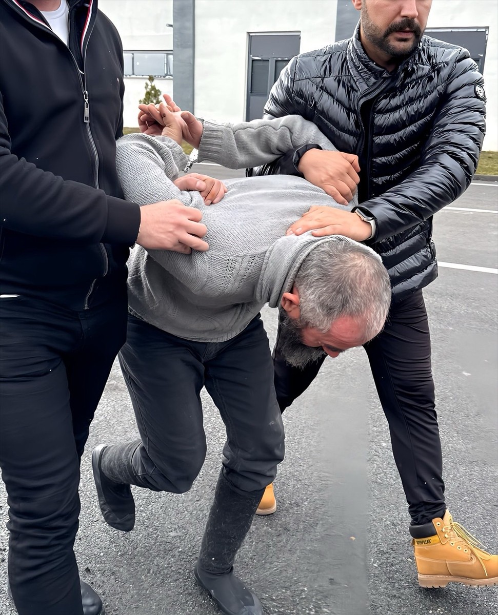 Sosyal medyadan Cumhurbaşkanı Recep Tayyip Erdoğan'a hakaret içerikli paylaşımlar yapan kişi...