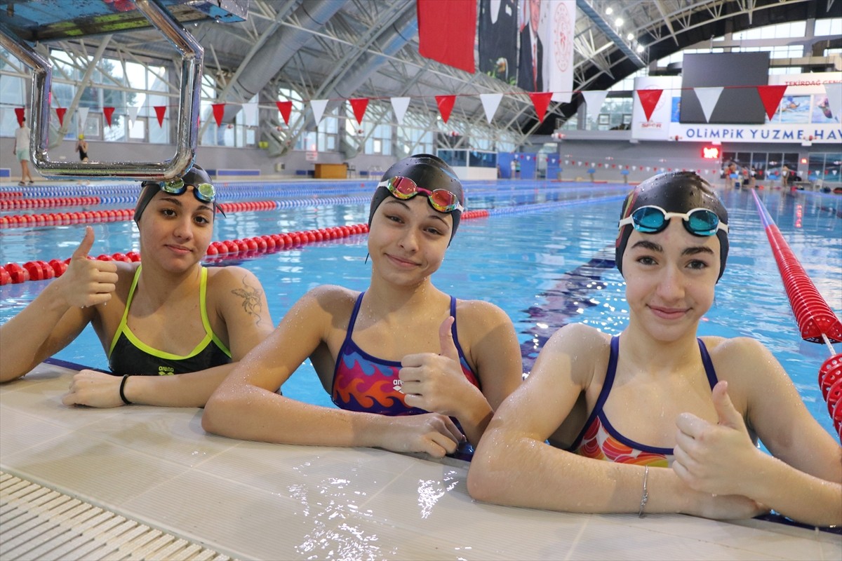 Tekirdağ'da küçük yaşlarda başladıkları yüzmede Türkiye şampiyonluğu ve çok sayıda madalya kazanan...