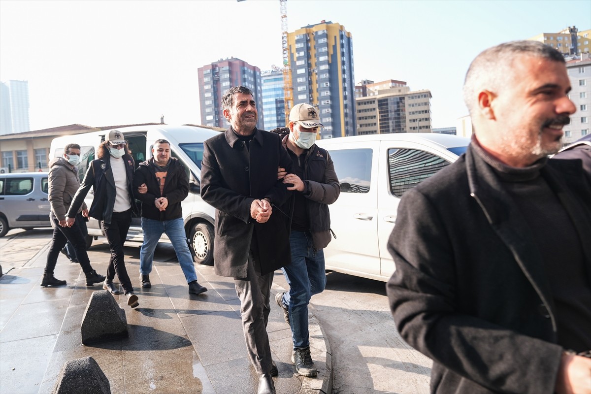 Terör örgütü PKK/KCK'nın yönetiminde belediyelere örgüt mensuplarının yerleştirildiği iddiasıyla...