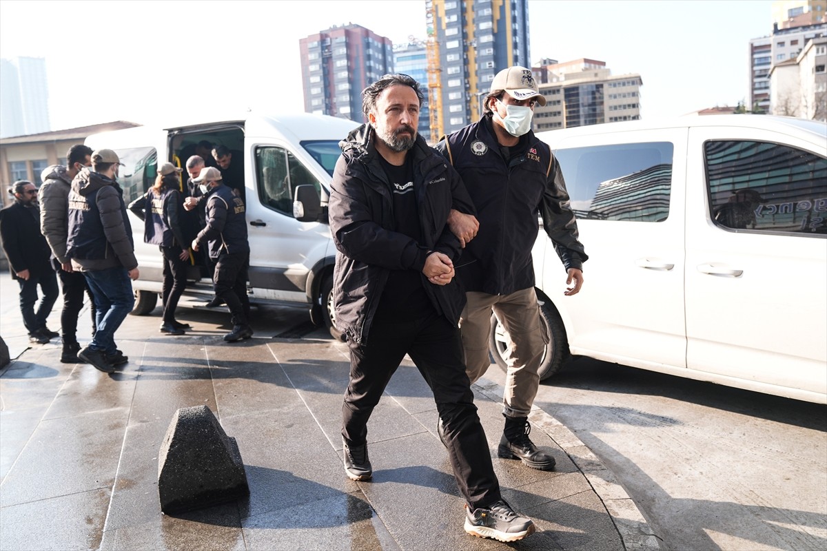 Terör örgütü PKK/KCK'nın yönetiminde belediyelere örgüt mensuplarının yerleştirildiği iddiasıyla...