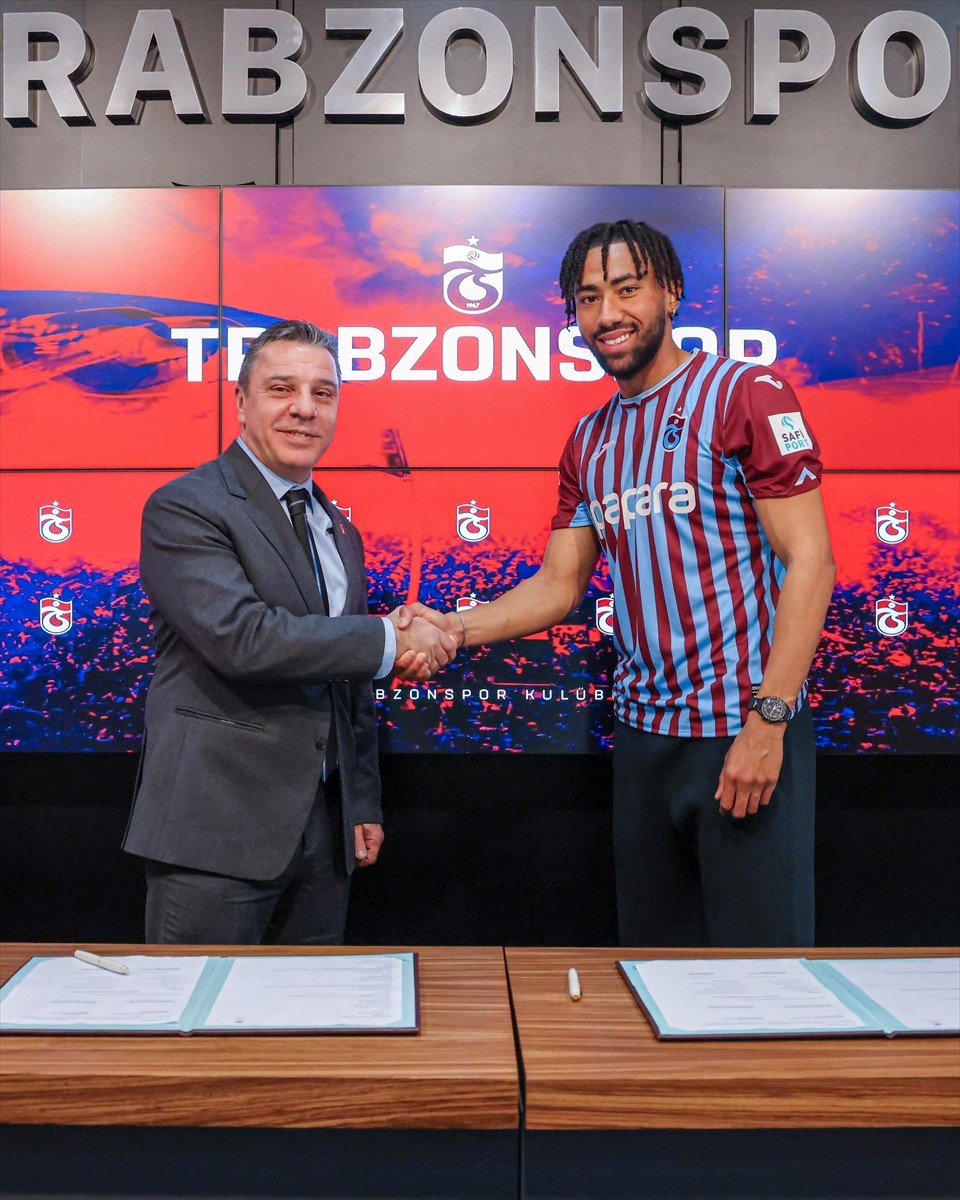  Trabzonspor'un yeni transferi Fransız orta saha Tim Jabol Folcarelli için imza töreni...