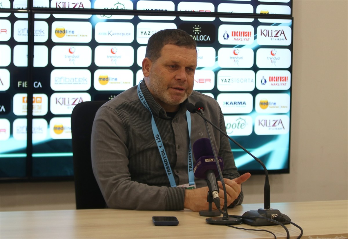 Trendyol 1. Lig'in 23. haftasında deplasmanda Adanaspor'a 2-1 yenilen Manisa FK Teknik Direktörü...