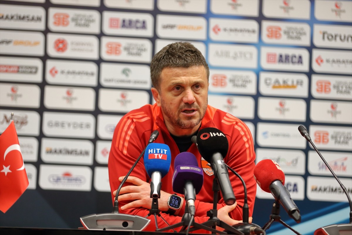 Trendyol 1. Lig'in 26. haftasında Ahlatcı Çorum FK ile Adanaspor, Çorum Şehir Stadı'nda...