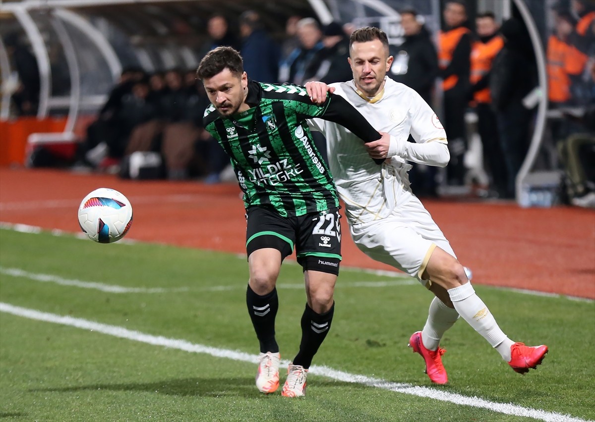 Trendyol 1. Lig’in 24. haftasında Manisa FK ile Kocaelispor, Manisa 19 Mayıs Stadı’nda karşılaştı....