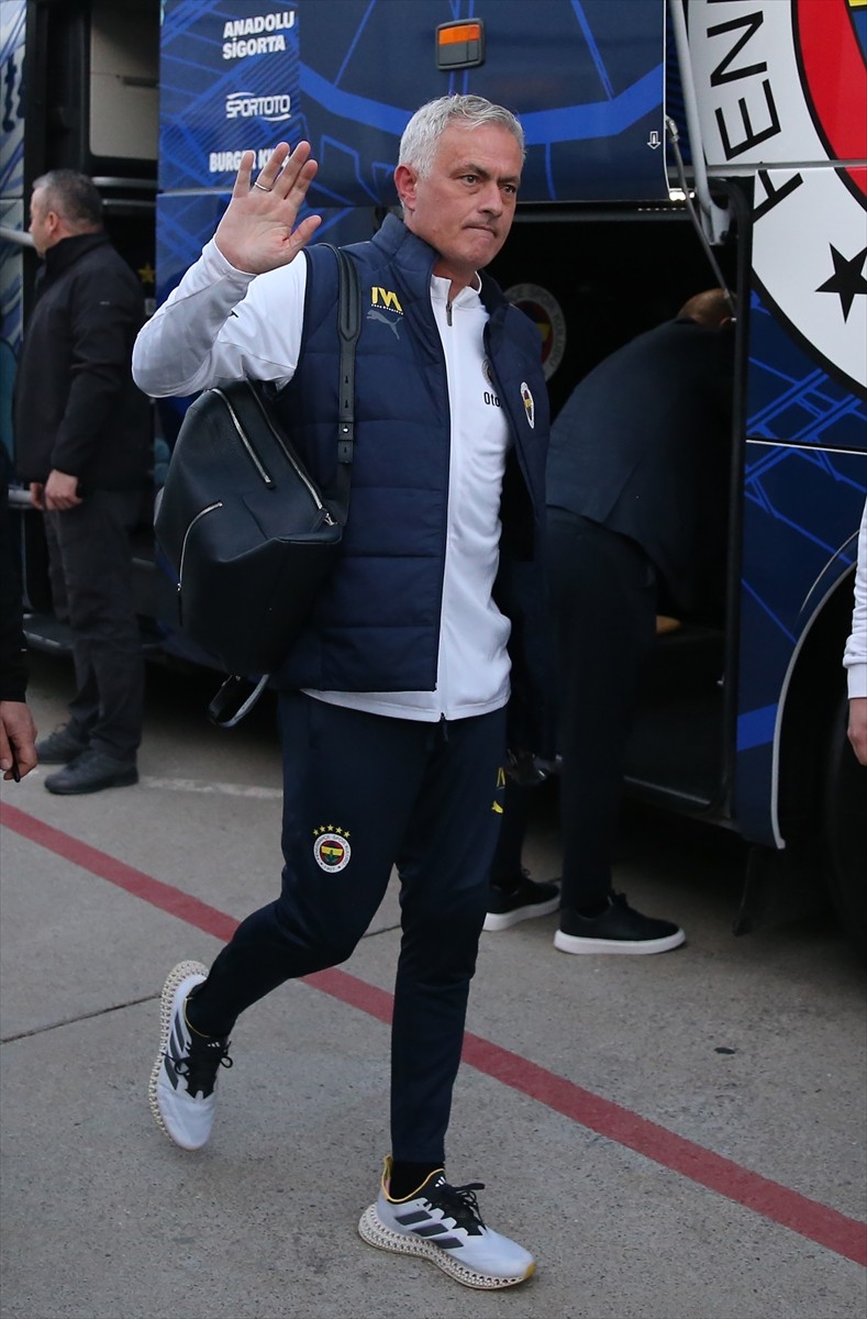 Trendyol Süper Lig'in 23. haftasında yarın Corendon Alanyaspor'a konuk olacak Fenerbahçe...