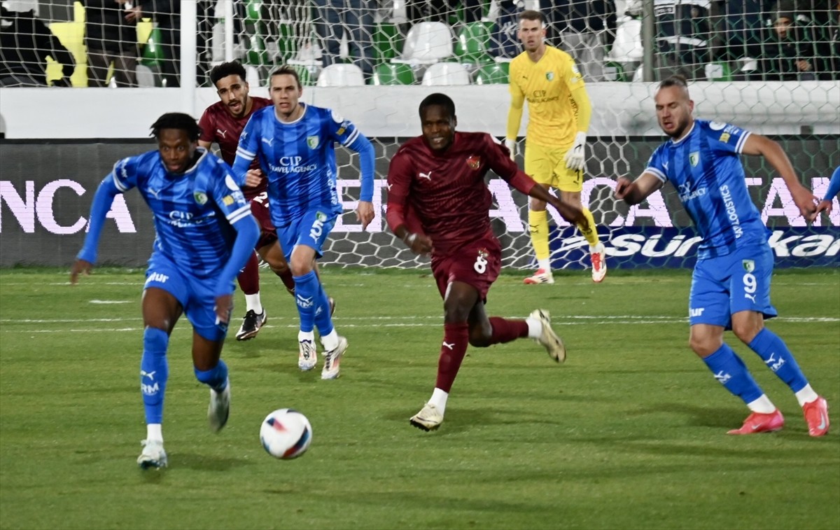 Trendyol Süper Lig'in 25. haftasında, Sipay Bodrum FK ile Atakaş Hatayspor takımları Grey Beton...