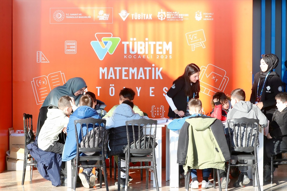 TÜBİTAK ve Kocaeli Büyükşehir Belediyesi işbirliğinde düzenlenen 4. Türkiye Bilim ve Teknoloji...