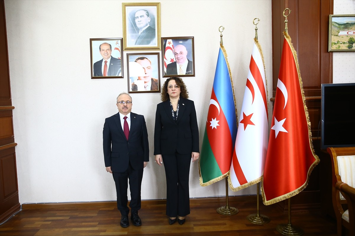 Türkiye'nin Bakü Büyükelçisi Birol Akgün (solda), Kuzey Kıbrıs Türk Cumhuriyeti (KKTC) Bakü...