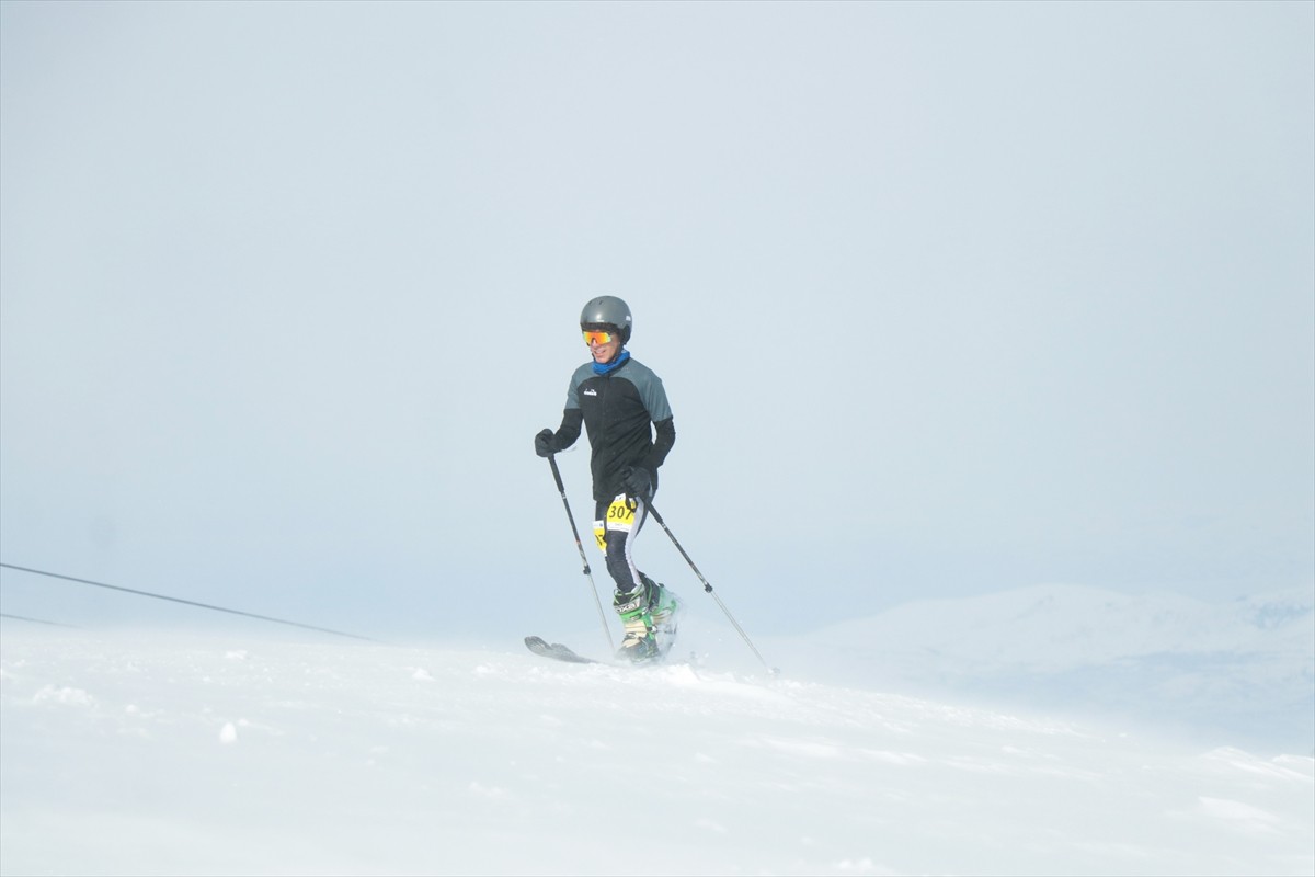 Türkiye Dağcılık Federasyonunun faaliyet takviminde yer alan Dağ Kayağı Türkiye Şampiyonası'nın...