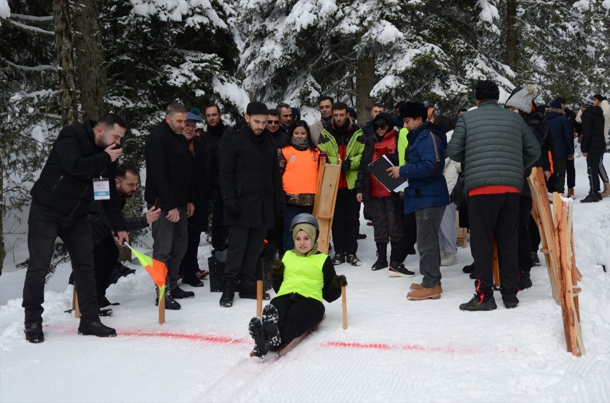 Türkiye Geleneksel Spor Dalları Federasyonu tarafından organize edilen Geleneksel Kızak...