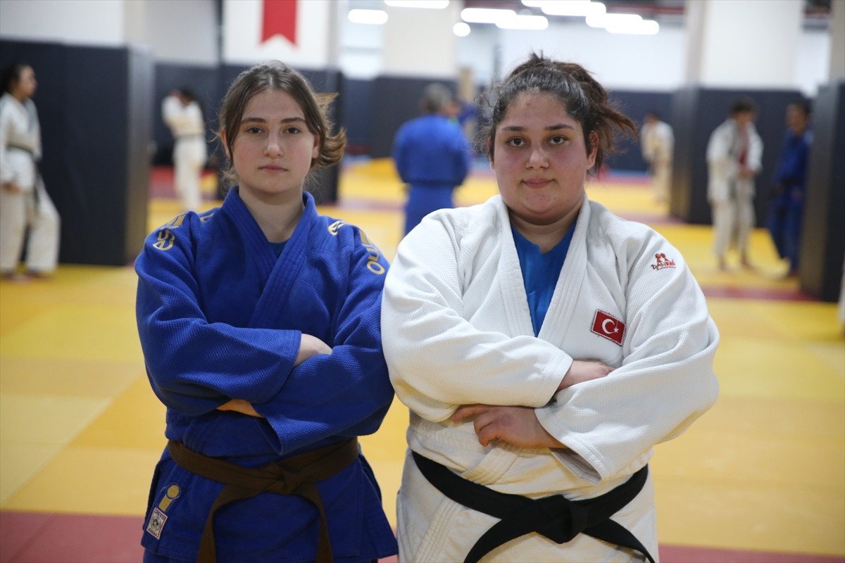 Türkiye Judo Federasyonunun "Okul Projesi" kapsamında tanıştıkları judoda Ümit Milli Takım'a...