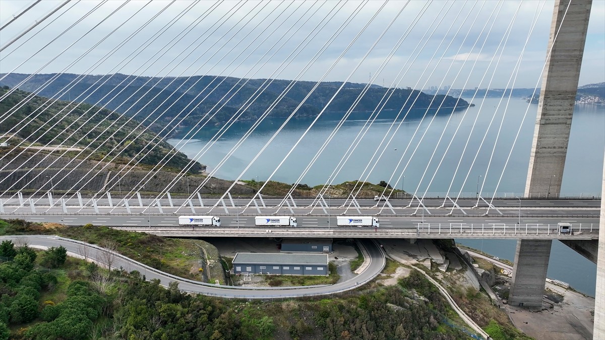 Türkiye, Orta Koridor ticaret yolu üzerindeki konumuyla dikkati çekerken, yükün birden fazla mod...