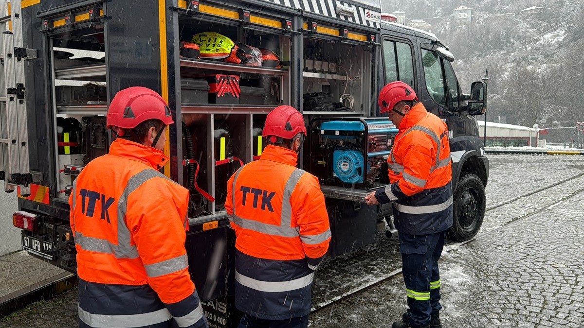 Türkiye Taşkömürü Kurumu (TTK) tahlisiye ekiplerine, deprem ve yangın gibi doğal afetler ile maden...