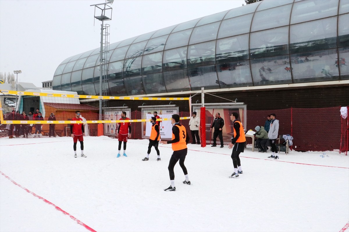 Türkiye Üniversite Sporları Federasyonu tarafından Erzurum'da düzenlenen Üniversiteler Arası...