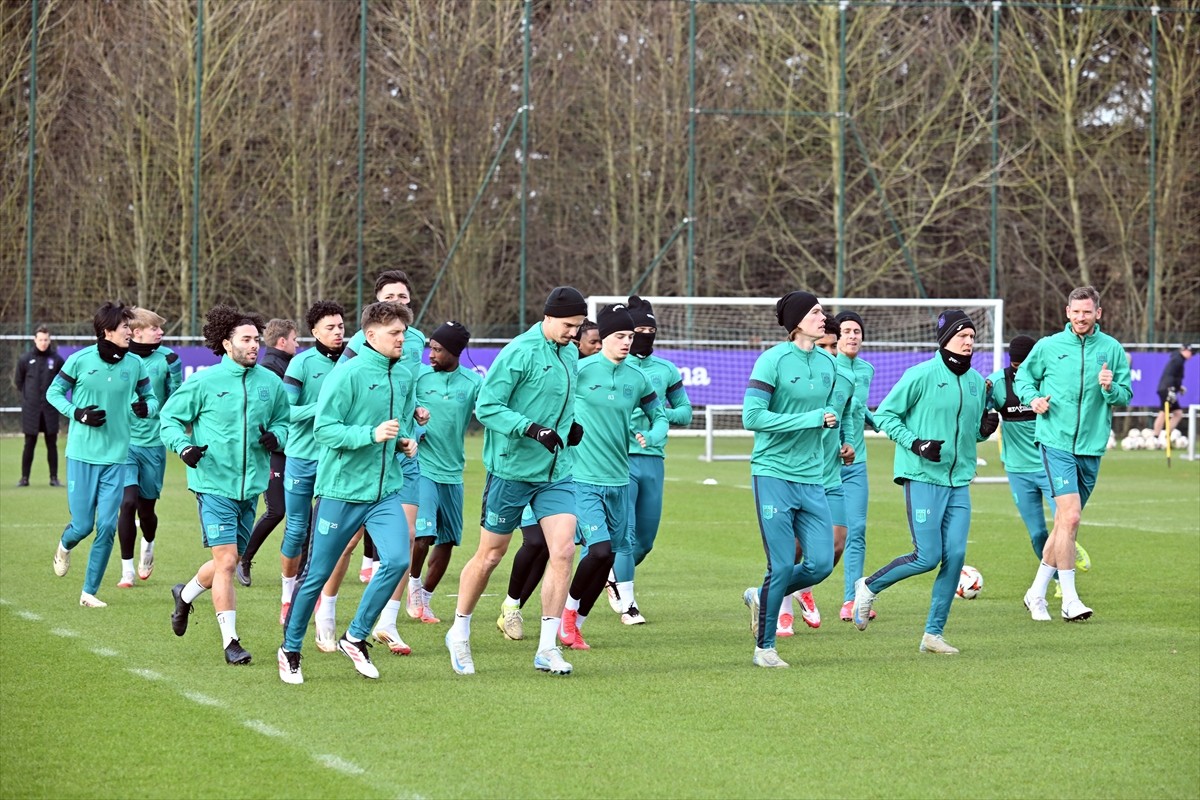 UEFA Avrupa Ligi son 16 play-off turunda 3-0'ın rövanşında yarın Fenerbahçe'yi konuk edecek...